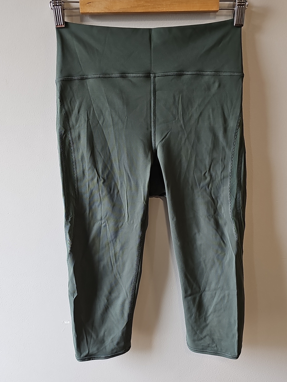 Lululemon Athletica Sun Setter Crop Leggings Size 6 In Dark Forest